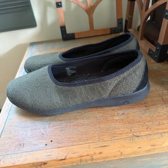 Duluth Trading Co Women Hawk Ridge Slip On Comfort Shoe SZ 9.5 Green Wool Blend - Picture 2 of 8